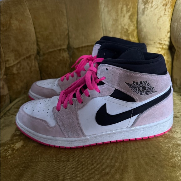 The Air Jordan 1 Mid Crimson Tint Hyper Pink Size 11 Good Condition - Picture 4 of 7